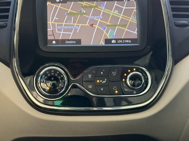 RENAULT - CAPTUR - 2019/2019 - Branca - R$ 76.900,00