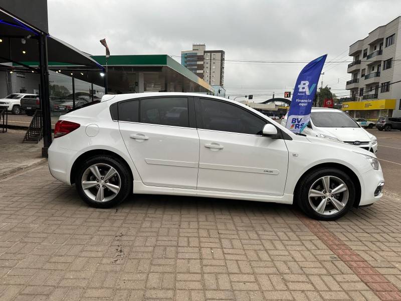 CHEVROLET - CRUZE - 2015/2015 - Branca - R$ 70.900,00