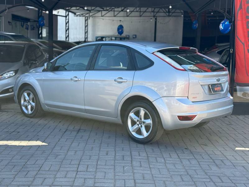 FORD - FOCUS - 2009/2009 - Prata - R$ 34.900,00