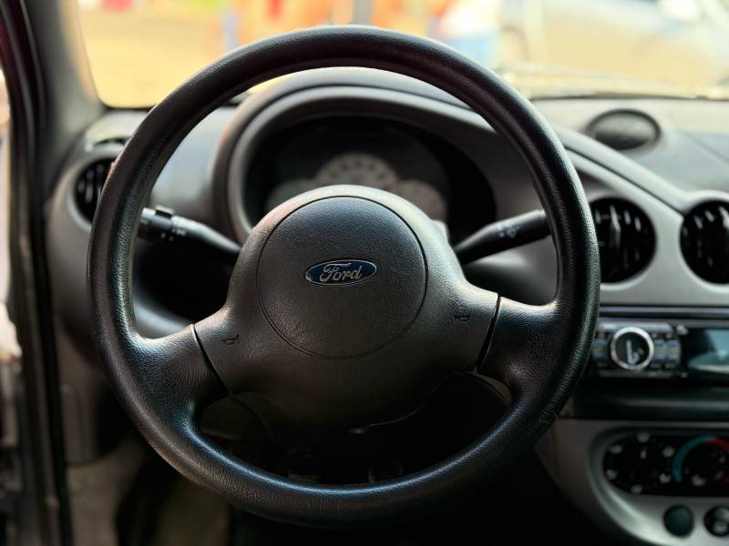 FORD - KA - 2004/2004 - Cinza - R$ 14.900,00