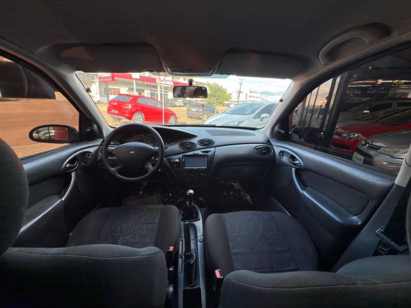 FORD - FOCUS - 2008/2008 - Preta - R$ 24.900,00
