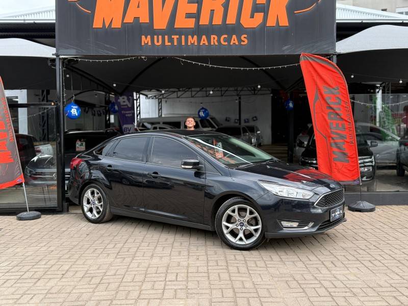 FORD - FOCUS - 2018/2019 - Preta - R$ 71.900,00