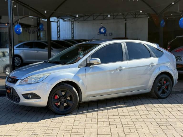 FORD - FOCUS - 2011/2012 - Prata - R$ 43.900,00