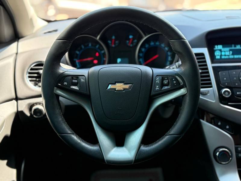 CHEVROLET - CRUZE - 2016/2016 - Prata - R$ 74.900,00