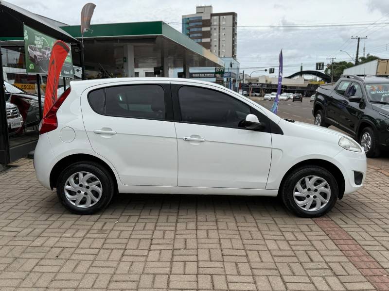 FIAT - PALIO - 2013/2014 - Branca - R$ 39.900,00
