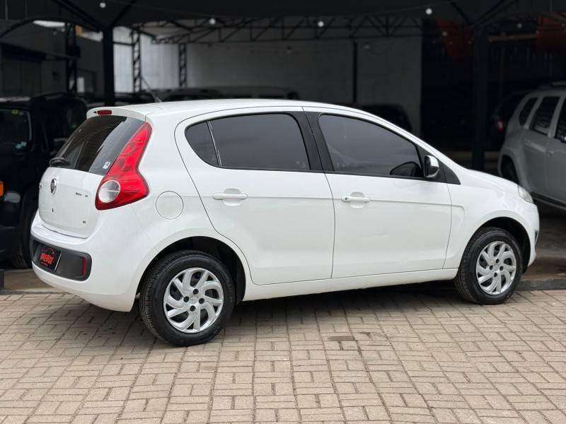 FIAT - PALIO - 2013/2014 - Branca - R$ 39.900,00