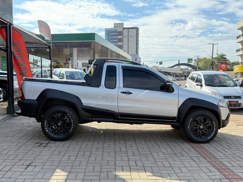 FIAT - STRADA - 2011/2012 - Prata - R$ 54.900,00