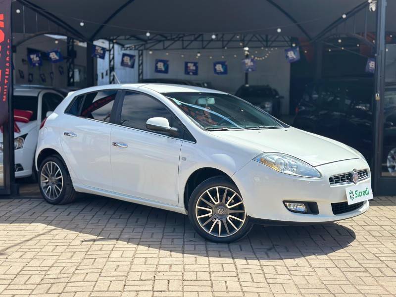 FIAT - BRAVO - 2011/2011 - Branca - R$ 32.900,00