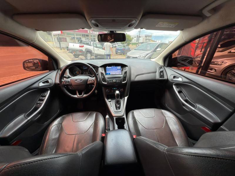 FORD - FOCUS - 2018/2019 - Preta - R$ 71.900,00