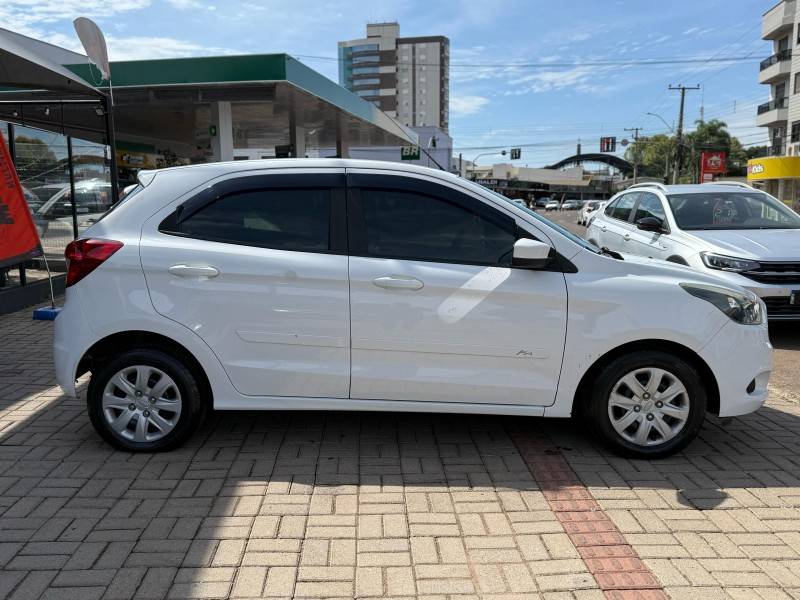 FORD - KA - 2016/2017 - Branca - R$ 39.900,00