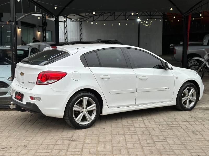 CHEVROLET - CRUZE - 2015/2015 - Branca - R$ 70.900,00