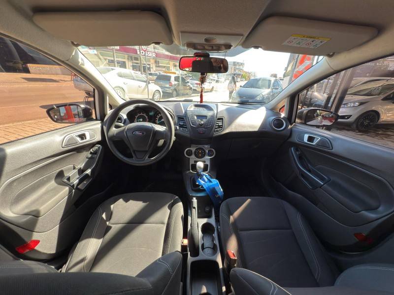 FORD - FIESTA - 2017/2017 - Branca - R$ 56.900,00