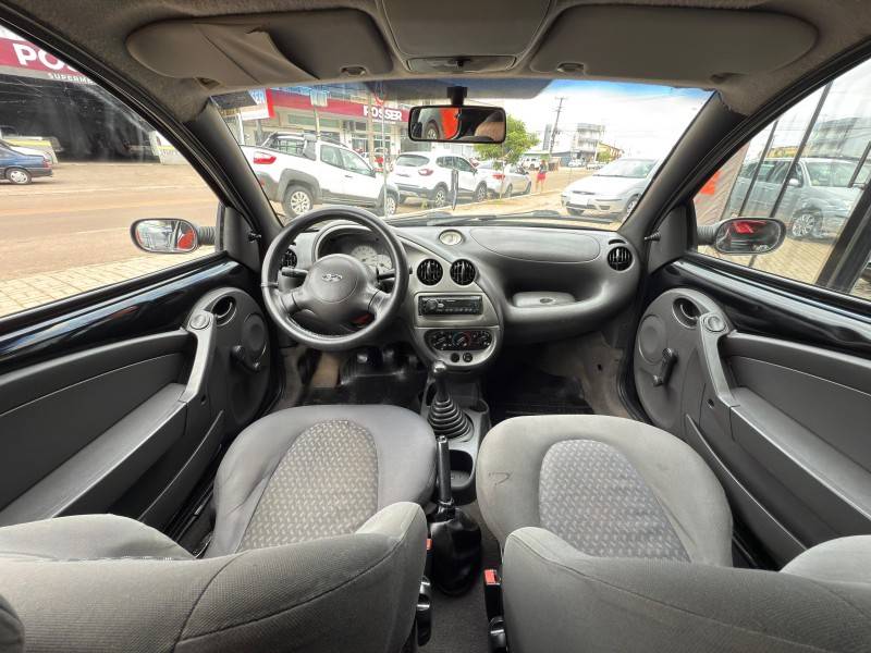 FORD - KA - 2003/2004 - Preta - R$ 15.900,00