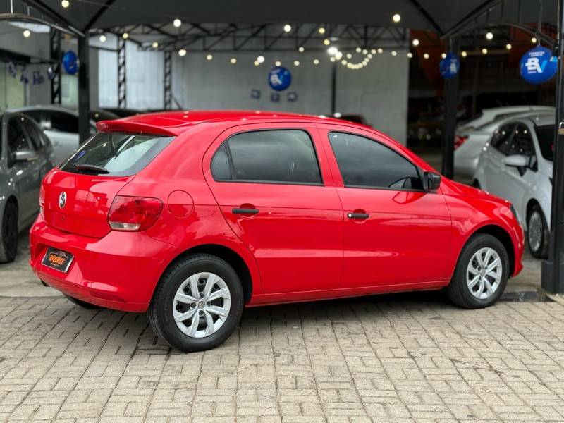 VOLKSWAGEN - GOL - 2015/2016 - Vermelha - R$ 43.900,00
