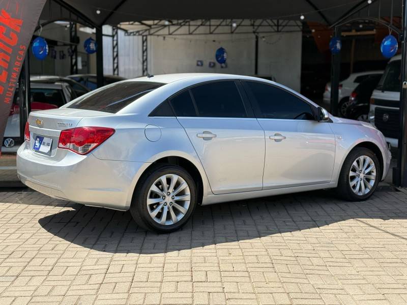 CHEVROLET - CRUZE - 2016/2016 - Prata - R$ 74.900,00