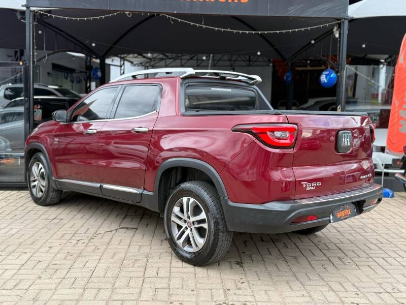 FIAT - TORO - 2016/2017 - Vermelha - R$ 99.900,00