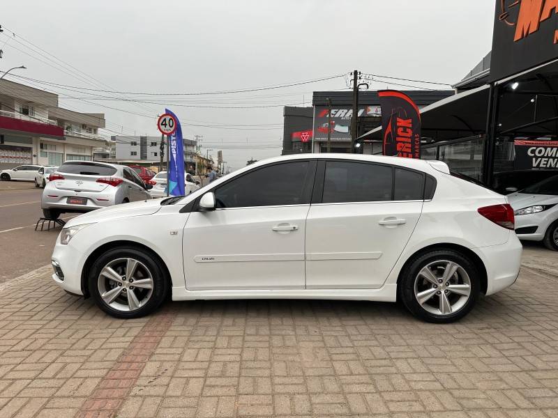 CHEVROLET - CRUZE - 2015/2015 - Branca - R$ 70.900,00