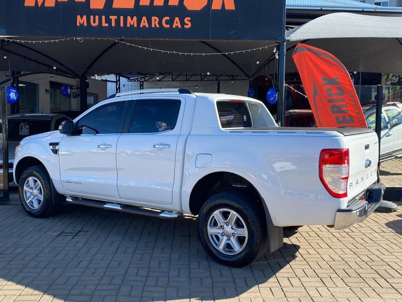 FORD - RANGER - 2014/2015 - Branca - R$ 102.900,00