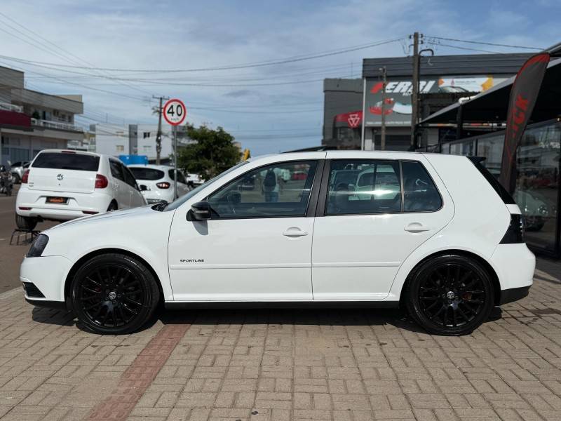 VOLKSWAGEN - GOLF - 2013/2014 - Branca - R$ 67.900,00