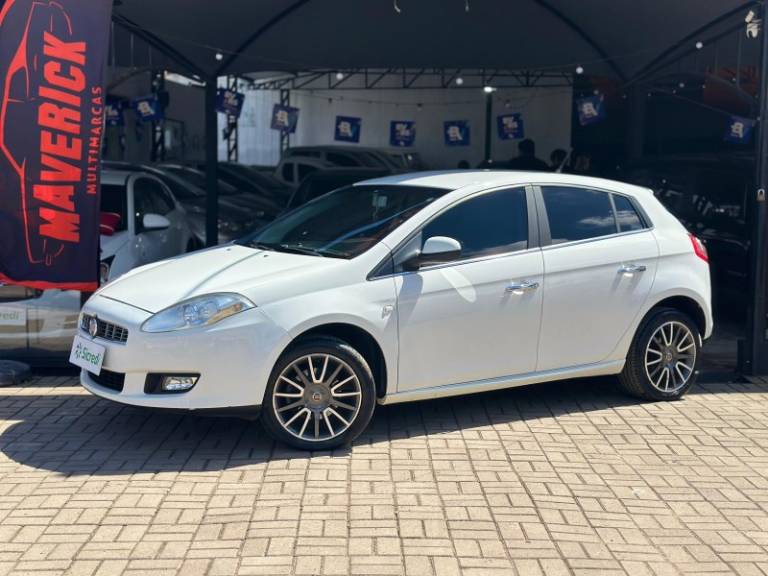 FIAT - BRAVO - 2011/2011 - Branca - R$ 32.900,00