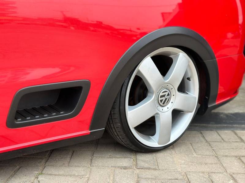 VOLKSWAGEN - SAVEIRO - 2017/2018 - Vermelha - R$ 66.900,00
