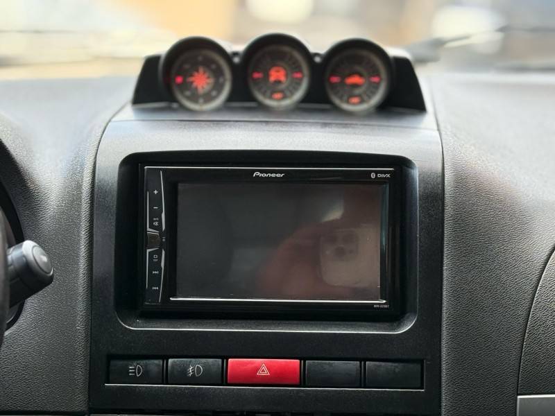 FIAT - STRADA - 2011/2012 - Prata - R$ 54.900,00