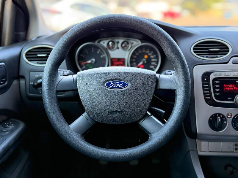 FORD - FOCUS - 2009/2009 - Prata - R$ 34.900,00