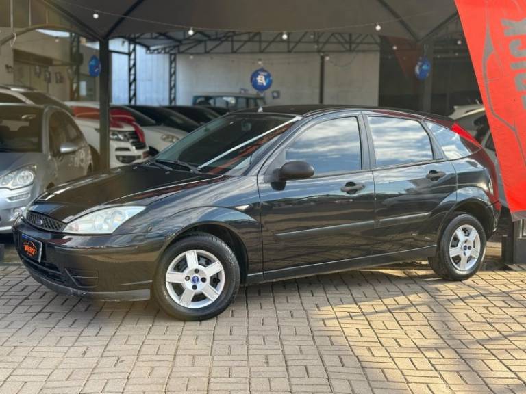 FORD - FOCUS - 2008/2008 - Preta - R$ 24.900,00
