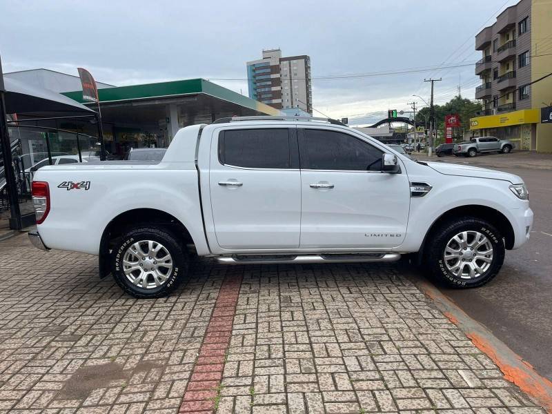 FORD - RANGER - 2016/2017 - Branca - R$ 149.900,00