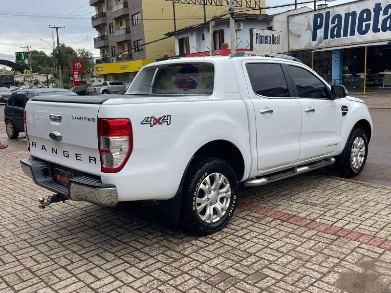 FORD - RANGER - 2016/2017 - Branca - R$ 149.900,00