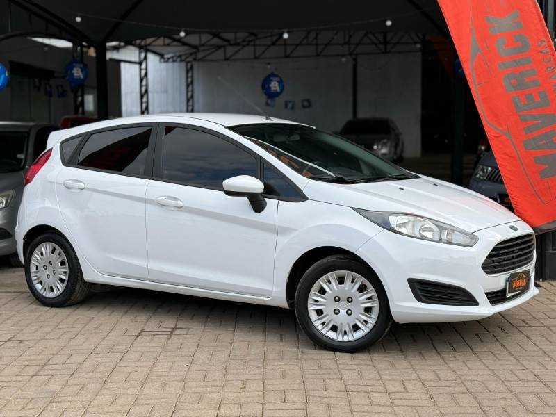 FORD - FIESTA - 2014/2015 - Branca - R$ 45.900,00