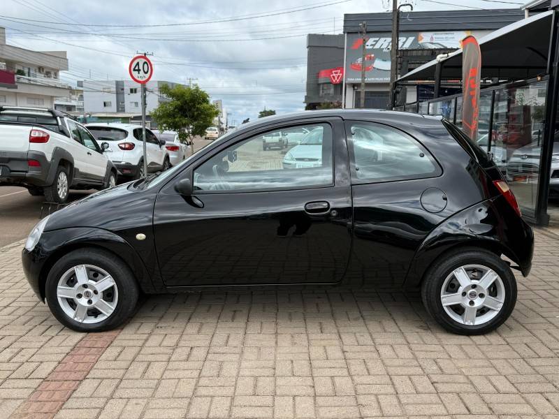 FORD - KA - 2003/2004 - Preta - R$ 15.900,00