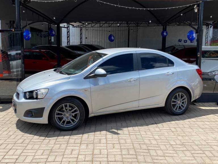 CHEVROLET - SONIC - 2012/2012 - Prata - R$ 38.900,00