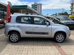 FIAT - UNO - 2013/2014 - Prata - R$ 30.900,00