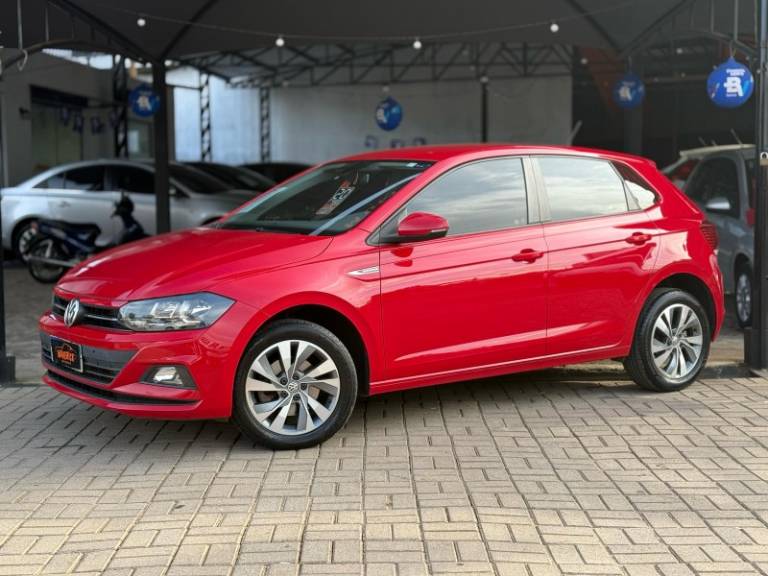 VOLKSWAGEN - POLO - 2019/2020 - Vermelha - R$ 79.900,00