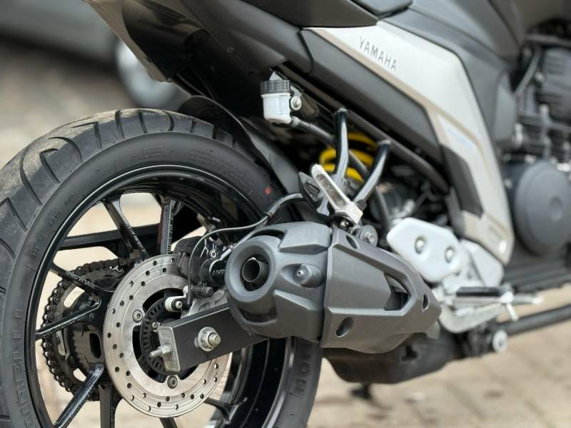 YAMAHA - FAZER - 2022/2023 - Preta - R$ 24.900,00