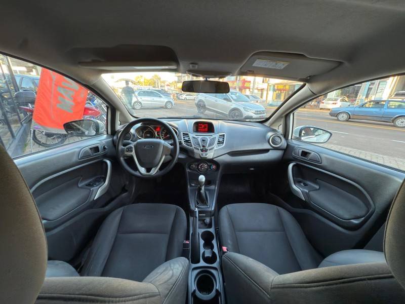 FORD - FIESTA - 2012/2013 - Branca - R$ 42.900,00