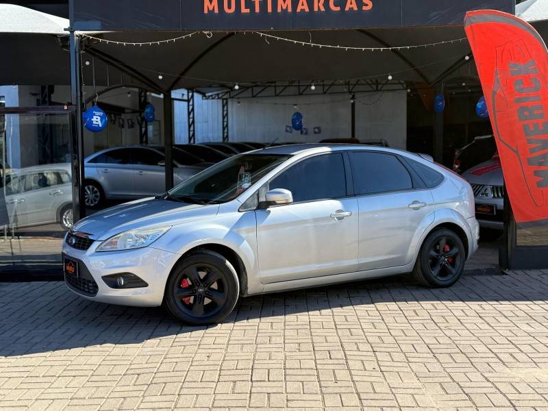 FORD - FOCUS - 2011/2012 - Prata - R$ 43.900,00