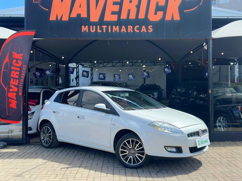 FIAT - BRAVO - 2011/2011 - Branca - R$ 32.900,00