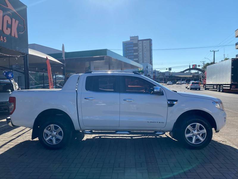 FORD - RANGER - 2014/2015 - Branca - R$ 102.900,00