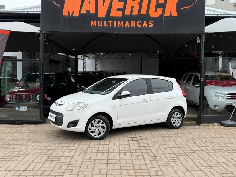 FIAT - PALIO - 2013/2014 - Branca - R$ 39.900,00