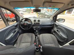 FIAT - UNO - 2013/2014 - Prata - R$ 30.900,00