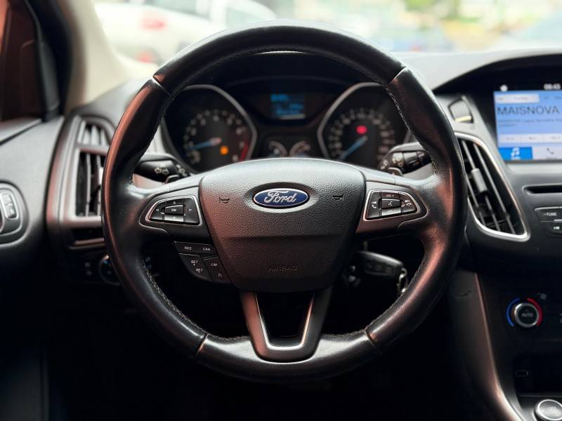 FORD - FOCUS - 2018/2019 - Preta - R$ 71.900,00