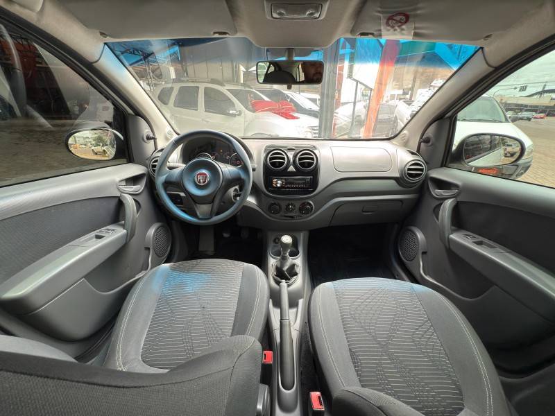 FIAT - PALIO - 2013/2014 - Branca - R$ 39.900,00