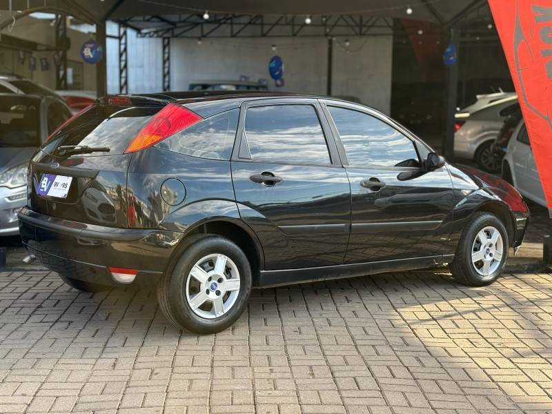 FORD - FOCUS - 2008/2008 - Preta - R$ 24.900,00