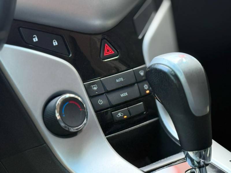 CHEVROLET - CRUZE - 2016/2016 - Prata - R$ 74.900,00
