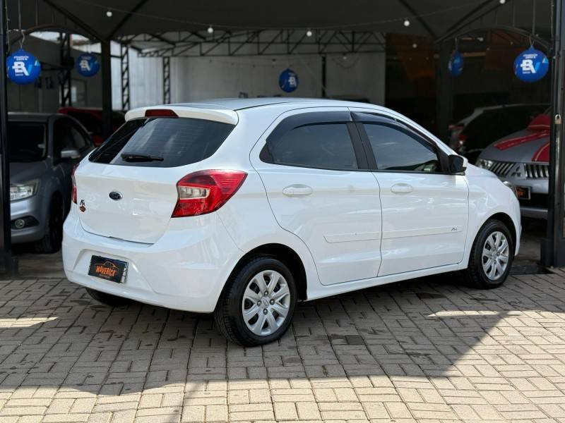 FORD - KA - 2016/2017 - Branca - R$ 39.900,00