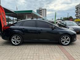 FORD - FOCUS - 2018/2019 - Preta - R$ 71.900,00