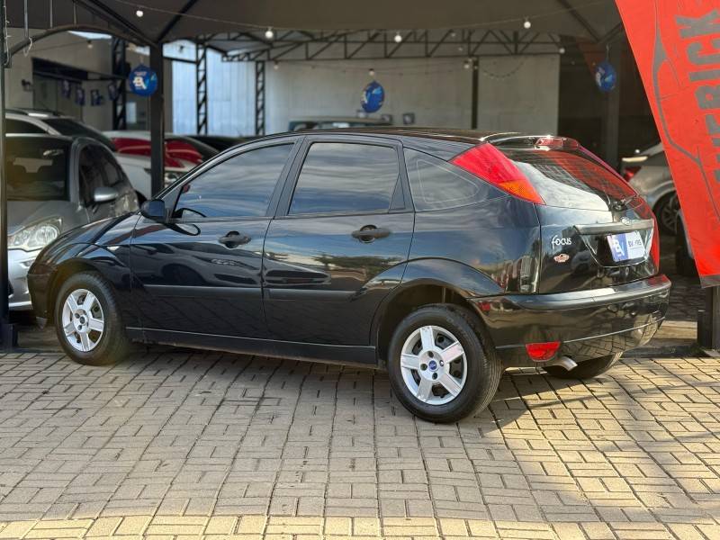 FORD - FOCUS - 2008/2008 - Preta - R$ 24.900,00