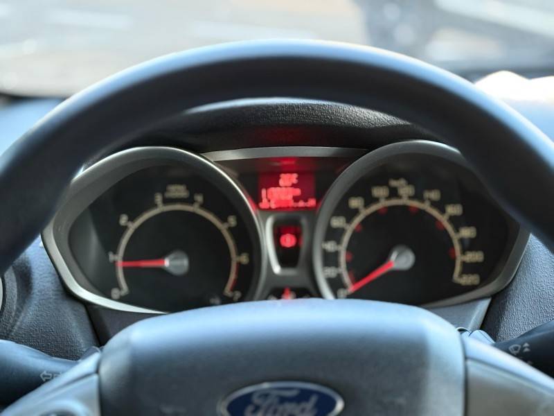 FORD - FIESTA - 2012/2013 - Branca - R$ 42.900,00